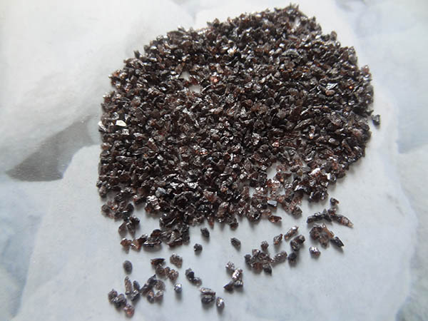 影響棕剛玉性能的因素 影響棕剛玉性能的因素